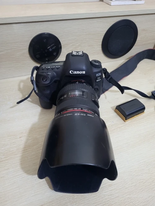 Canon EOS 5D Mark IV | Capteur 30Mpx Rendu cinématographique 4K + Objectif Canon EF 24 70 2.8 L USM
