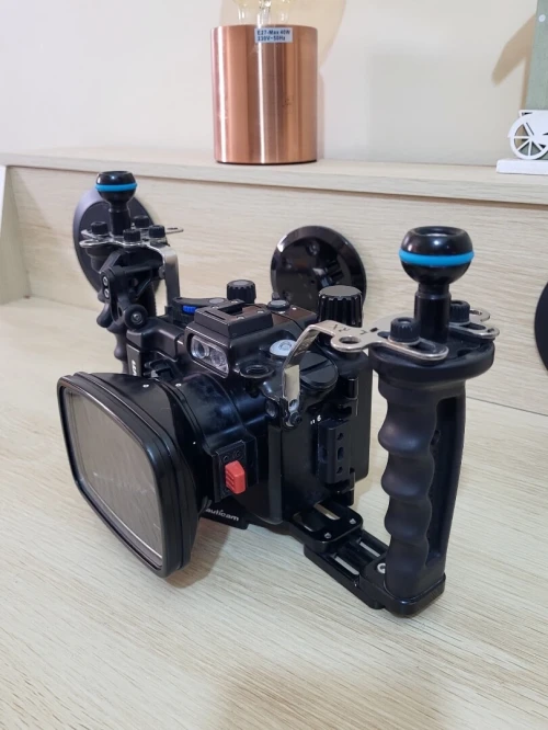 Caisson Sous-marin étanche Nauticam RX100 VII / 7 pack pro + Sony RX100 VII vidéos UHD 4K 30/24