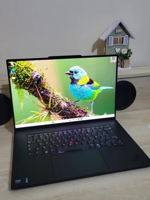 IA THINKPAD P1 | OLED UHD 4K TACTLE | CORE ULTRA 9-185H vPro | NVIDIA RTX 4070 8GB | 32GB RAM | 1TB NVMe | Workstation