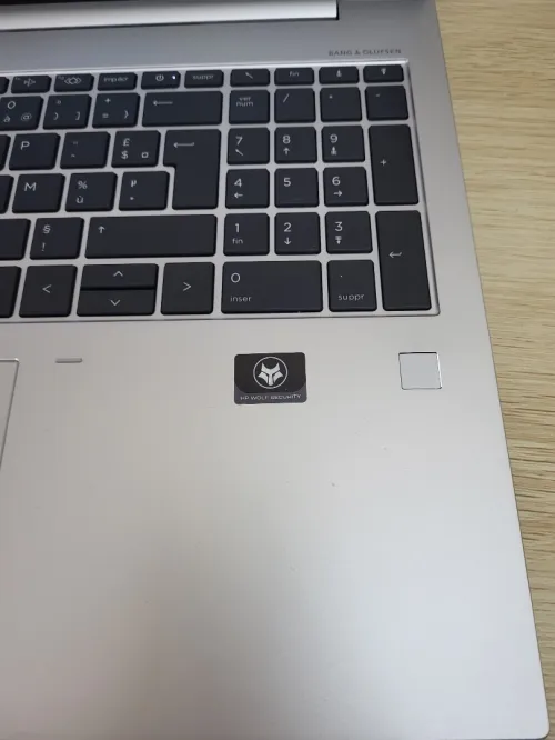 HP ELITEBOOK 865 G9 | AMD RYZEN 5 PRO 6650U | 8GB RAM | 256GB SSD | AMD Radeon Graphics