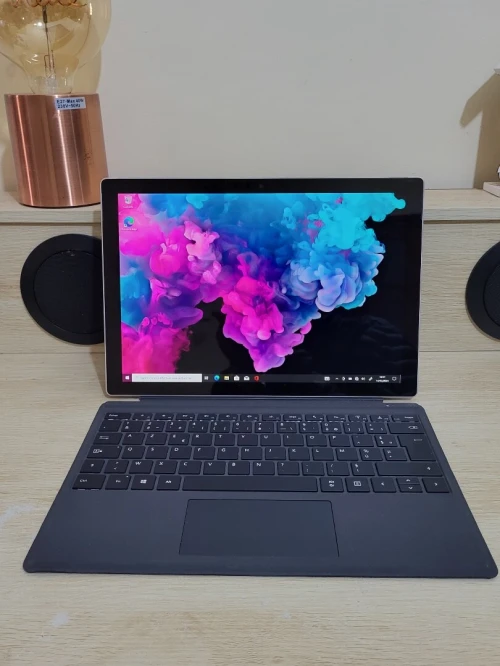 Surface Pro 6 | CORE i7 8650U | 8GB RAM | 256GB SSD | INTEL UHD GRAPHICS