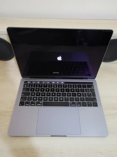 MacBook Pro Touch Bar Mid 2019 13-inch | INTEL CORE I5 QUATRE COEURS | 8GB RAM | 256GB SSD