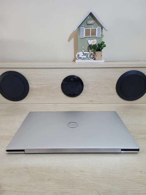 DELL XPS 9300 | CORE i7-1065G7 | 16GB RAM | 512GB NVMe SSD | INTEL IRIS XE GRAPHICS