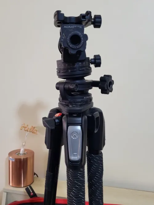 Manfrotto Trépied en fibre de carbone/magnésium 190CXPRO4 Trépied à 4 sections + Acratech Tête panoramique et inclinable avec QR, capacité de charge de 25 lb