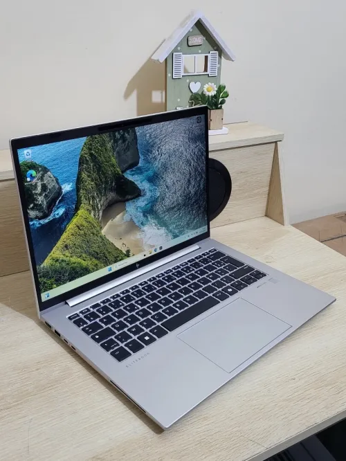 HP ELITEBOOK 845 G11 14'' FHD | RYZEN 5 8540U | 16GB RAM | 512GB NVMe | AMD RADEON 740M GRAPHICS