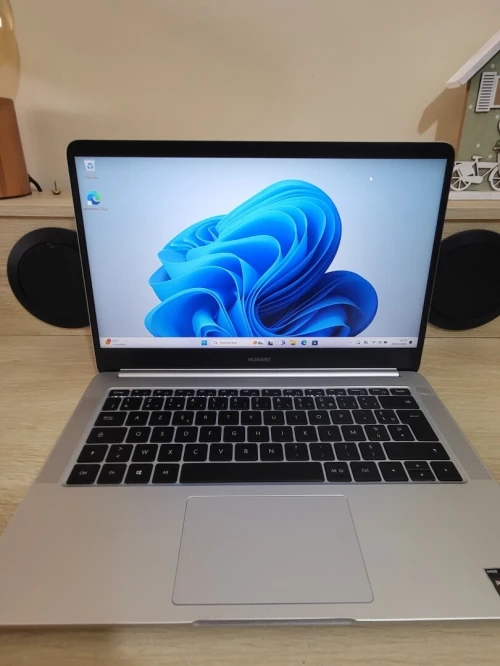Huawei MateBook 14 POUCES FHD | Ryzen 5 2500U | 8GB RAM | 500GB SSD | Radeon VEGA 8 Mobile Graphics