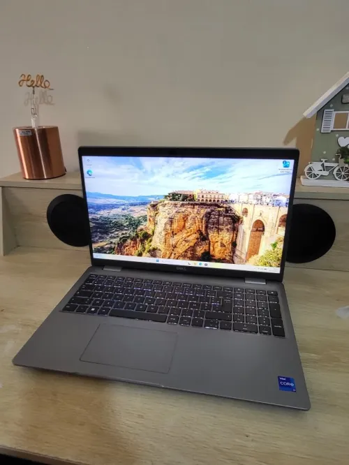 DELL PRECISION 3581 | CORE i7-13700H | NVIDIA RTX A500 4GB | 512 SSD | 16GB RAM | WORKSTATION