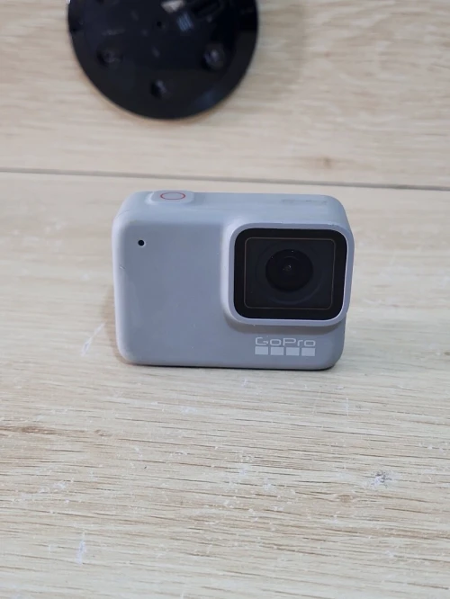 GoPro HERO7 White caméra d'action | imperméable | écran tactile | vidéos 4K30 UHD | photos 10 MP