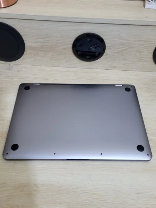MacBook Pro M1 Gris Sideral | CPU M1 8C | 8GB RAM | 512GB SSD | COMPTAGE CYCLES 127 | MDM BYPASSED