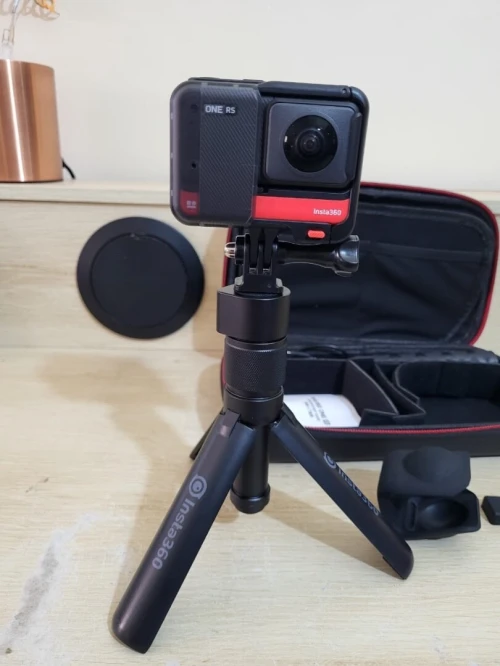 Insta360 One RS Twin Edition on Geht's Kit - Caméra d'action étanche 4K60fps et 5.7K 360 avec objectifs interchangeables - stabilisation - Photos 48MP - HDR Actif - Traitement IA
