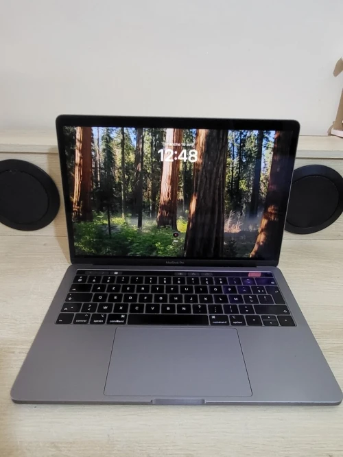 MacBook Pro Touch Bar Mid 2019 13-inch | INTEL CORE I5 QUATRE COEURS | 8GB RAM | 256GB SSD