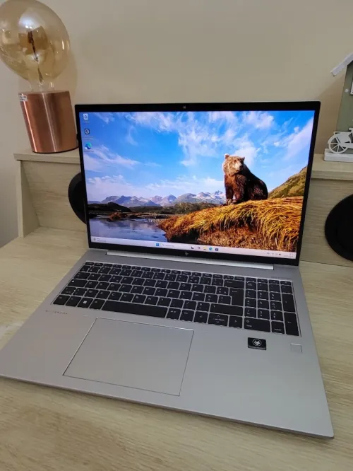 HP ELITEBOOK 865 G9 | AMD RYZEN 5 PRO 6650U | 8GB RAM | 256GB SSD | AMD Radeon Graphics