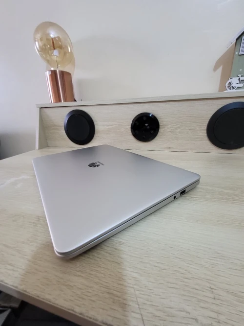 Huawei MateBook 14 POUCES FHD | Ryzen 5 2500U | 8GB RAM | 500GB SSD | Radeon VEGA 8 Mobile Graphics