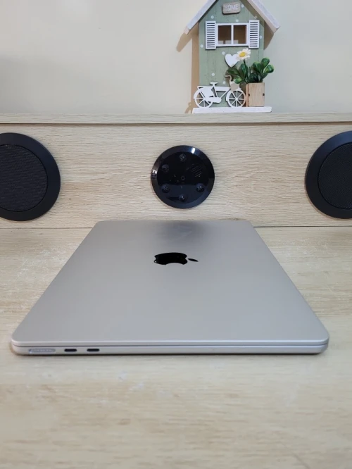 MacBook Air M4 2024 Argent | PUCE M4 8 CORE | GPU 10 CORE | 16GB RAM | 512GB SSD | CYCLES 95 | CAPACITÉ BATTERIE 100%