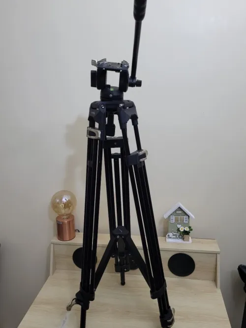 SMALLRIG AD-01 Trépied Vidéo, Trépied en Alliage d'Aluminium de 73"/186cm avec Tête Fluide