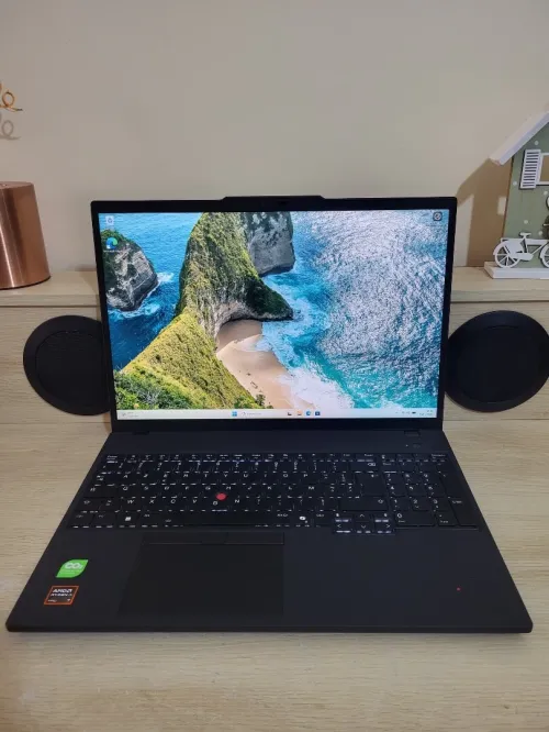 THINKPAD P16s GEN 4 | RYZEN AI 7 PRO 350/w | 32GB RAM | 512GB | RADEON 860M 8GB | Workstation