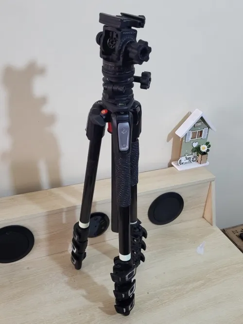 Manfrotto Trépied en fibre de carbone/magnésium 190CXPRO4 Trépied à 4 sections + Acratech Tête panoramique et inclinable avec QR, capacité de charge de 25 lb