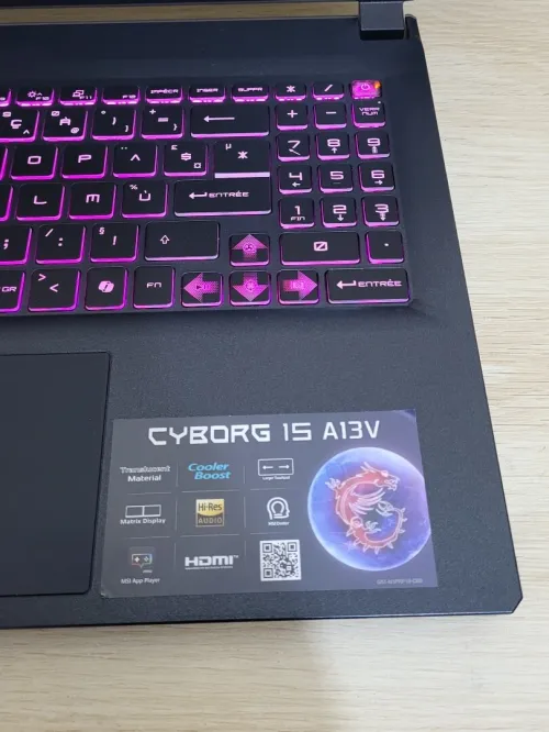 GAMING MSI Cyborg 144 Hz | CORE i7-13620H | NVIDIA RTX 4060 8GB | 512GB SSD | 16GB RAM |