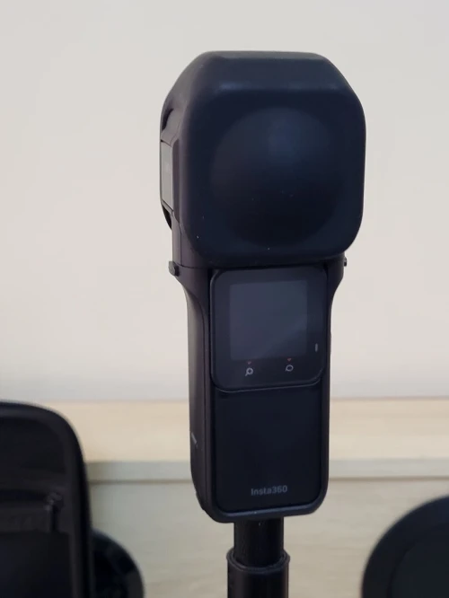 Insta360 One RS 1-inch 360 Edition - Caméra 360 VIDEO UHD 6K avec Deux capteurs 1 Pouce, co-conçue avec Leica, Photo 21MP, stabilisation FlowState, Faible luminosité de qualité, résistante à l'eau