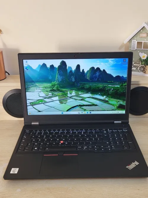 ThinkPad P15 | INTEL vPRO CORE i7-10850H | NVIDIA QUADRO T2000 4GB | 32GB RAM | 512GB NVMe | Workstation