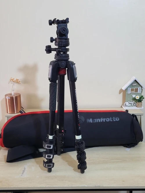 Manfrotto Trépied en fibre de carbone/magnésium 190CXPRO4 Trépied à 4 sections + Acratech Tête panoramique et inclinable avec QR, capacité de charge de 25 lb