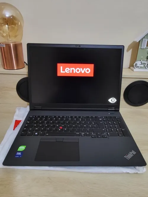 THINKPAD P16v | CORE ULTRA 7-155H | RTX 2000 ADA 8GB | 32GB RAM | 1TB NVMe SSD | Workstation