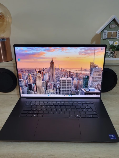 DELL PRECISION 5690 | CORE Ultra 7-165H | RTX 2000 ADA 8GB | 1To SSD | 32GB RAM