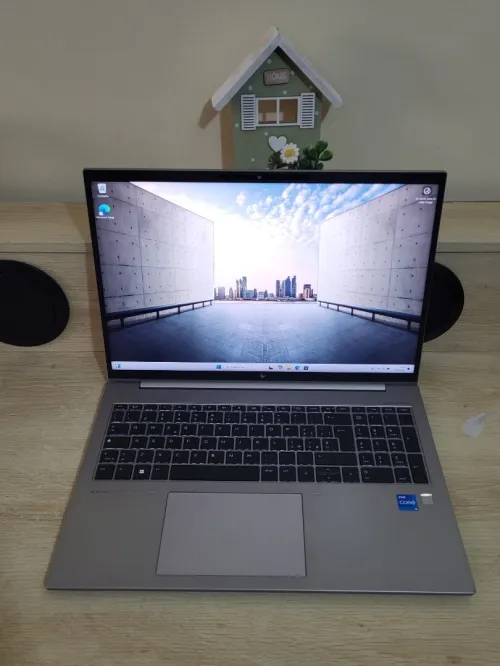 HP ZBook Firefly 16 G9 Workstation | CORE i5-1235U | NVIDIA T550 4GB | 16 RAM | 512GB NVMe SSD