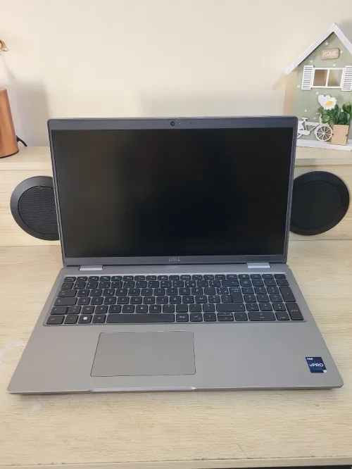 DELL PRECISION 3581 | CORE i5-13600H | NVIDIA RTX A1000 6GB | 1To NVMe SSD | 32GB RAM | WORKSTATION