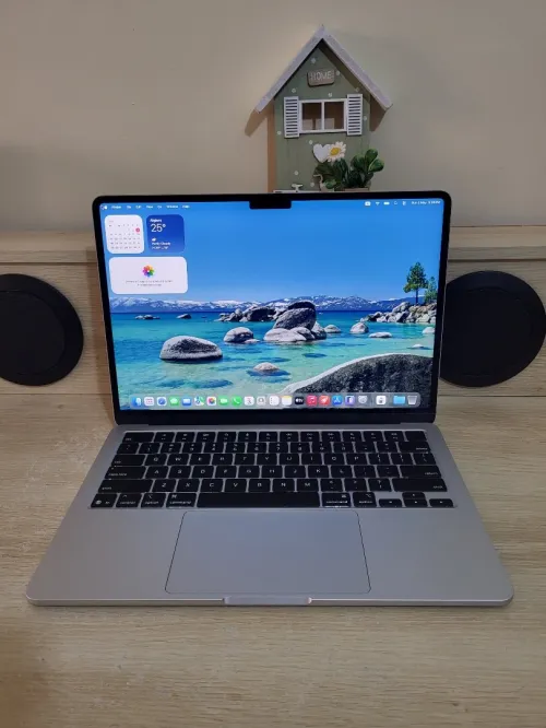 MacBook Air M4 2024 Argent | PUCE M4 8 CORE | GPU 10 CORE | 16GB RAM | 512GB SSD | CYCLES 95 | CAPACITÉ BATTERIE 100%