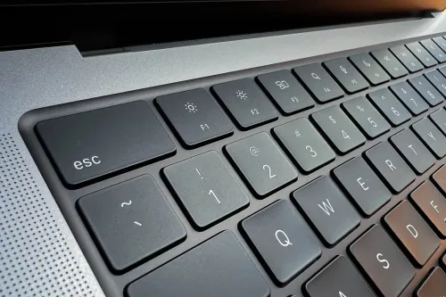 MacBook Pro M1 2021 16 POUCES | Puce M1 Pro CPU 10 | GPU 16 | 16GB RAM | 512GB SSD | GRIS SIDERAL |