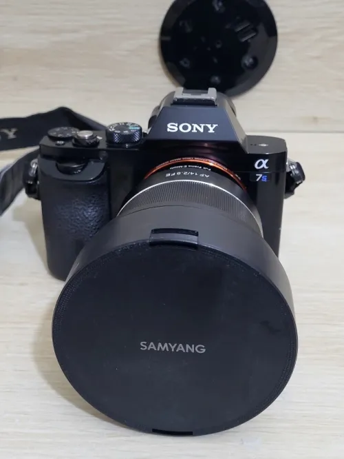 Sony Alpha 7S Hybride Plein Format Ultra vidéo 4K + Objectif Samyang AF 14mm F2.8 Full Frame