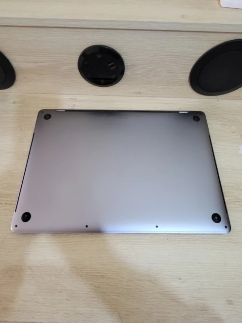 MacBook Pro 16" 2019 | CORE i7 | 16GB RAM | AMD RADEON PRO 555X 4GB | 256GB SSD | GAMME Workstation