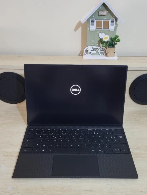 DELL XPS 9300 | CORE i7-1065G7 | 16GB RAM | 512GB NVMe SSD | INTEL IRIS XE GRAPHICS