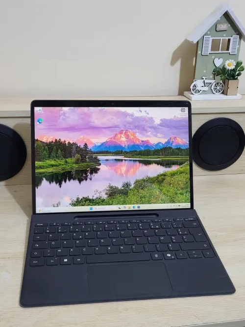 MICROSOFT SURFACE Pro 8 TACTILE - INTEL 11EME GEN i5-1135U - 8GB RAM - 512GB SSD - QHD 2880 x 1920