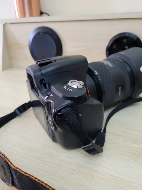 SONY Alpha DSLR-A230 Reflex + Objectif Sony A DT 16-50mm f/2.8 SSM