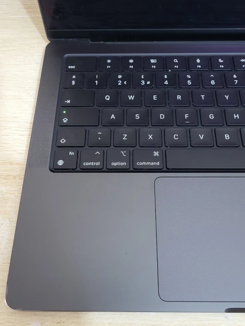 MacBook Pro M4 MAX 14'' 2024 | Puce M4 Max CPU 16 COEURS | GPU 40 COEURS | 64GB RAM | 1TB SSD | CYCLES 177
