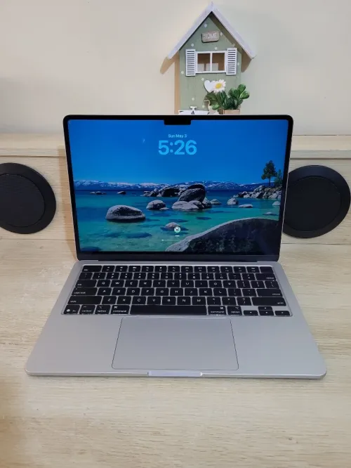 MacBook Air M4 2024 Argent | PUCE M4 8 CORE | GPU 10 CORE | 16GB RAM | 512GB SSD | CYCLES 95 | CAPACITÉ BATTERIE 100%