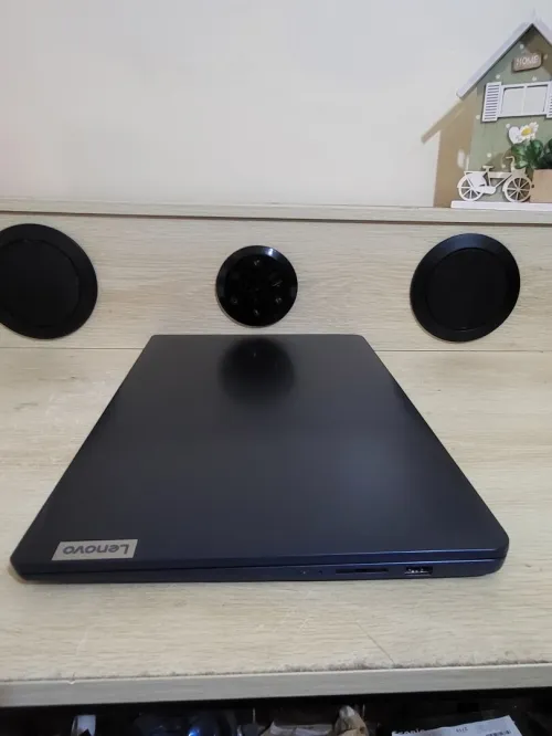 Lenovo IdeaPad 1 15.6'' FHD | RYZEN 7 5700U | 16GB RAM | 512GB NVMe SSD | AMD RADEON GRAPHICS 2GB