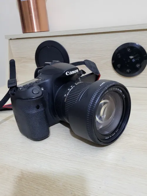 Canon EOS 60D Appareil photo Reflex 18 Mpix CMOS APS-C + Sigma EX 17-50mm - f/2.8 DC OS HSM 