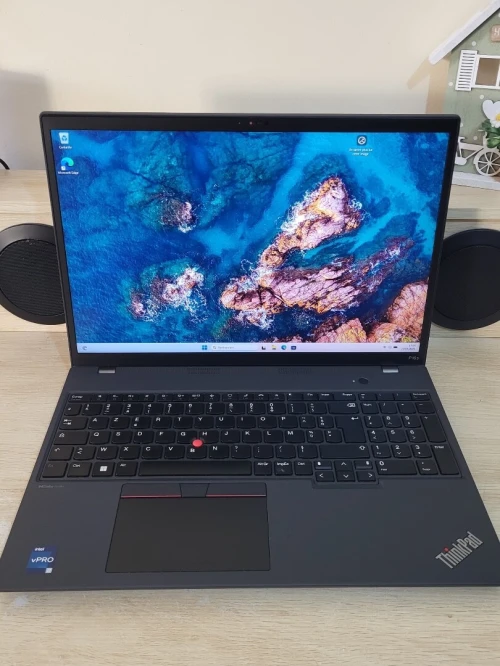 THINKPAD P16s 16" FHD +| vPRO CORE i7-1370P | RTX A500 4GB | 32GB RAM | 512GB NVMe SSD | WORKSTATION