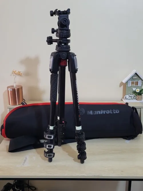 Manfrotto Trépied en fibre de carbone/magnésium 190CXPRO4 Trépied à 4 sections + Acratech Tête panoramique et inclinable avec QR, capacité de charge de 25 lb