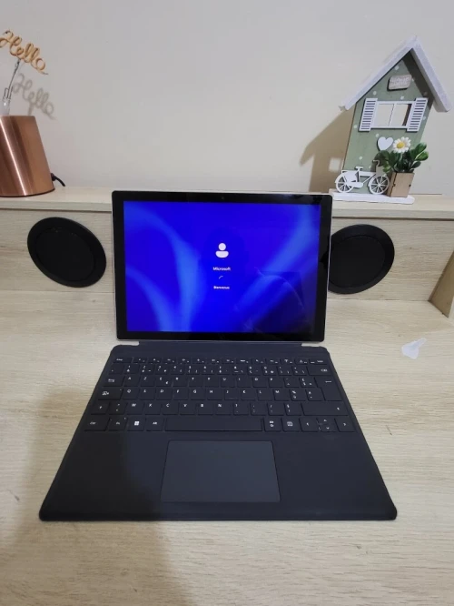 Surface Pro 7 + | i7 1165G7 | 32GB RAM | 1TB SSD | INTEL IRIS GRAPHICS