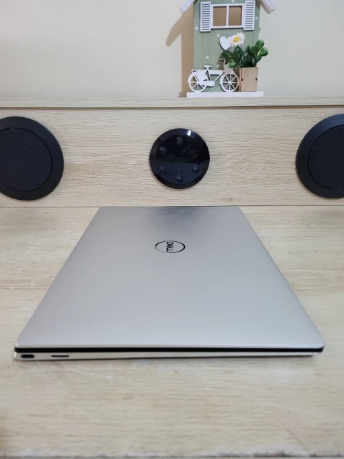 DELL XPS 9300 | CORE i7-1065G7 | 16GB RAM | 512GB NVMe SSD | INTEL IRIS XE GRAPHICS