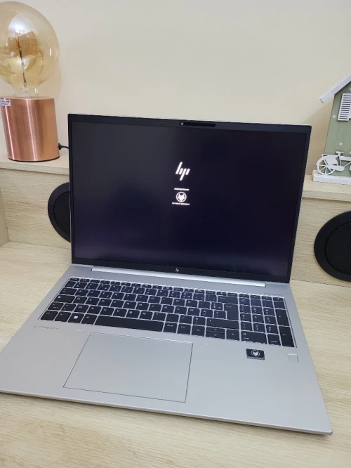 HP ELITEBOOK 865 G9 | AMD RYZEN 5 PRO 6650U | 8GB RAM | 256GB SSD | AMD Radeon Graphics