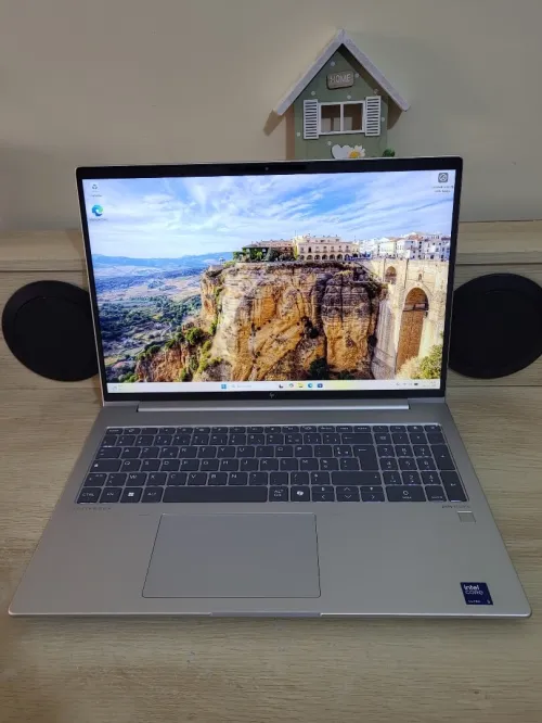 HP EliteBook 660 G11 16'' | CORE Ultra i5 125U | 16GB RAM | 512GB NVMe SSD | INTEL GRAPHICS