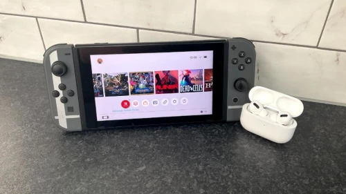 Nintendo Switch + 1 JEUX