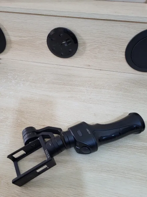 Freevision VILTA Mobile 3-Axis Gimbal stabilisateur pour Smartphones et Caméra d'action