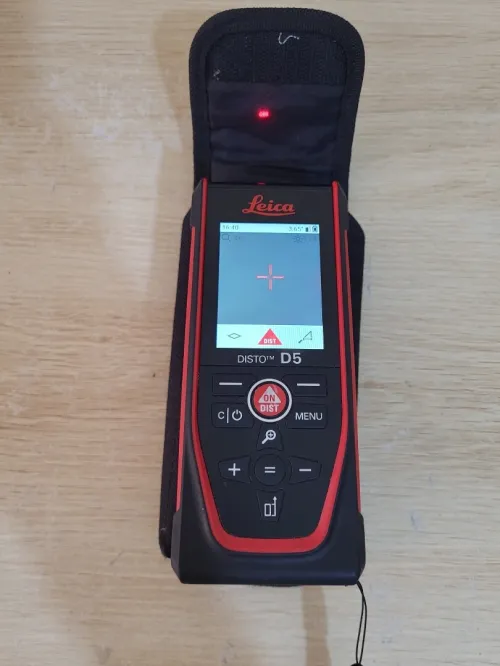 Leica DISTO D5 - télémètre Laser Professionnel avec Bluetooth (appli), viseur numérique (pour intérieur et extérieur) et capteur d'inclinaison pour Mesure de Profil et d'angle