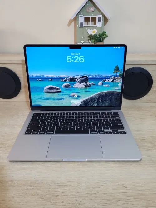 MacBook Air M4 2024 Argent | PUCE M4 8 CORE | GPU 10 CORE | 16GB RAM | 512GB SSD | CYCLES 95 | CAPACITÉ BATTERIE 100%